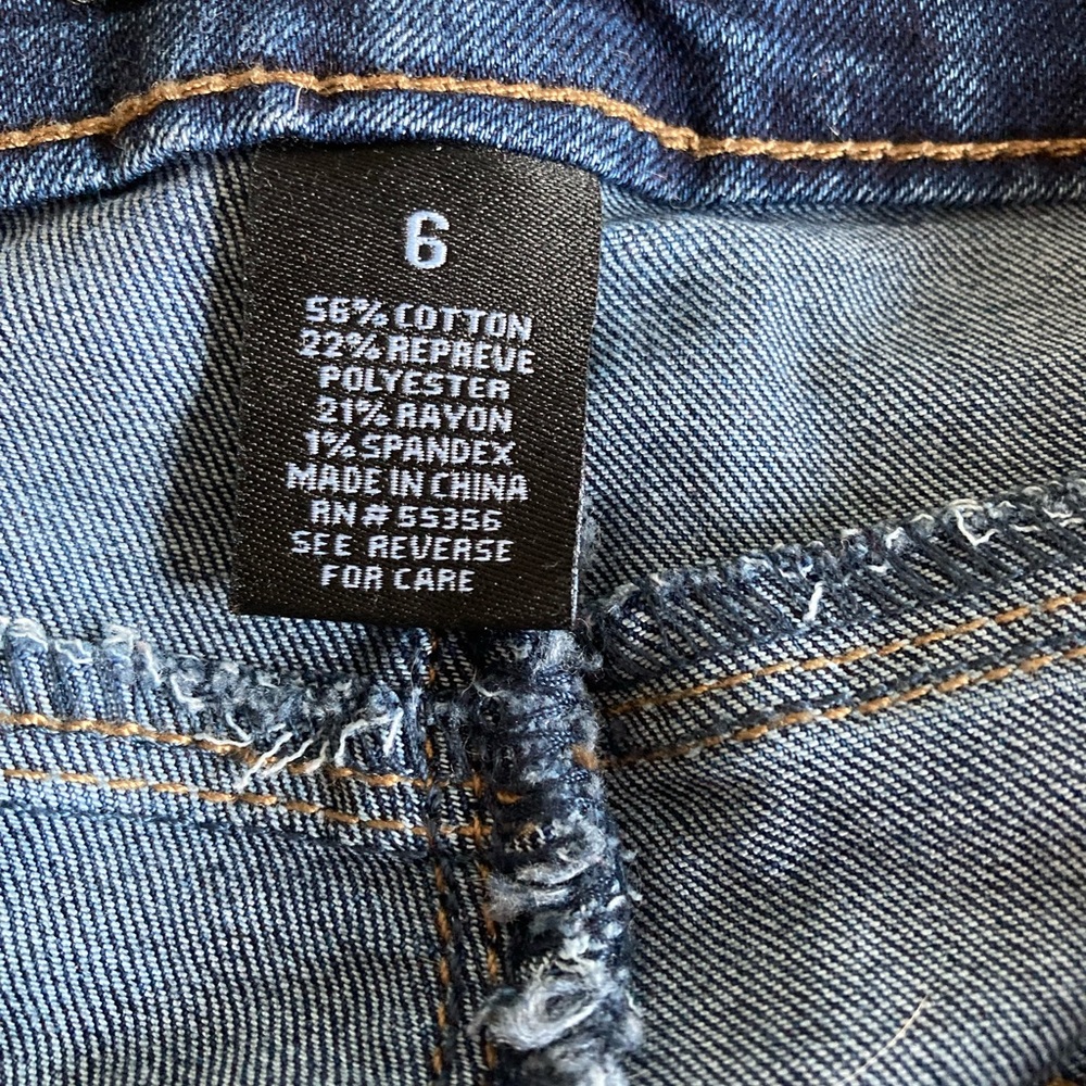 Jeans - Picture 4 of 4